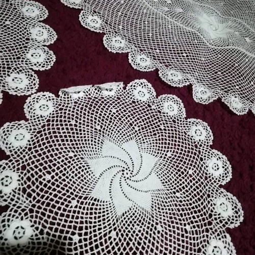 Handmade knitted set of 7 pieces like new, fine lace thread