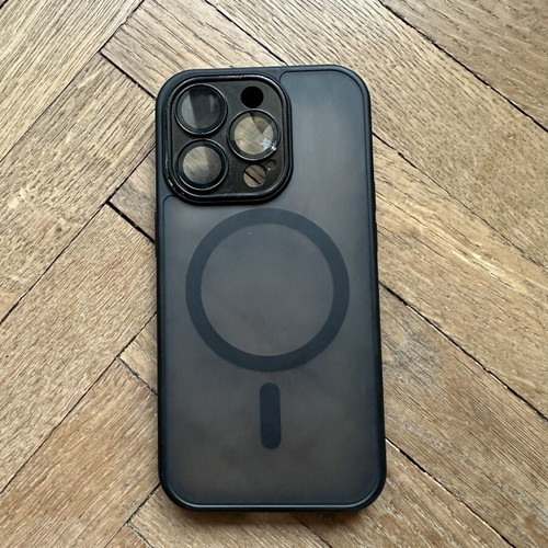 iPhone 14 Pro case with broken right lens protector
