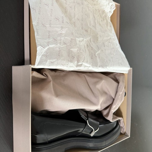 Fabi leather loafers size 39-40 with box, like new