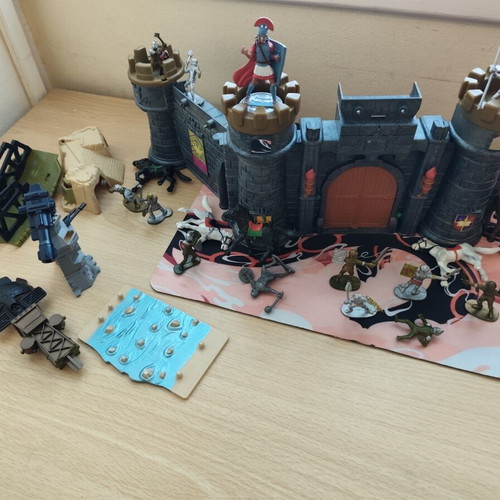 Vintage castle with soldiers toy set