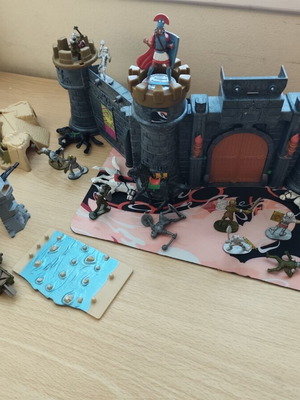 Vintage castle with soldiers toy set