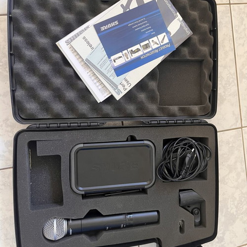 Shure Beta wireless microphone SM58 PGX2 with PGX4 transmitter