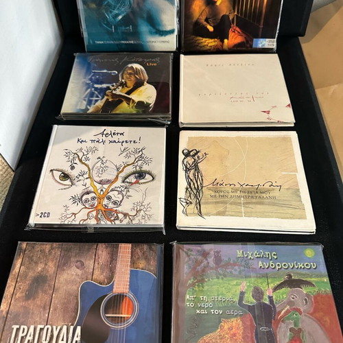 CDs έντεχνα σαν καινούργια, πακέτο περίπου 100 τεμαχίων