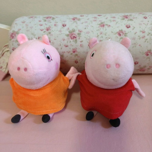 Peppa Pig plush toys used with suction cup