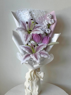Bouquet of large tiger lilies and tulips made to order