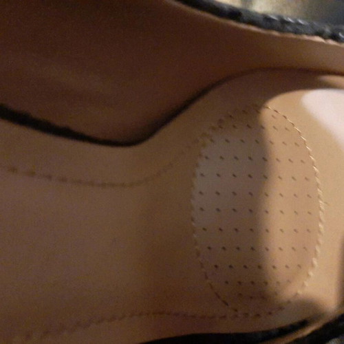 Black high heel shoes like new, size 39, crocodile pattern