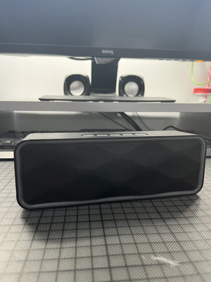 Bluetooth Speaker 4.2 like new, portable with Aux and Usb