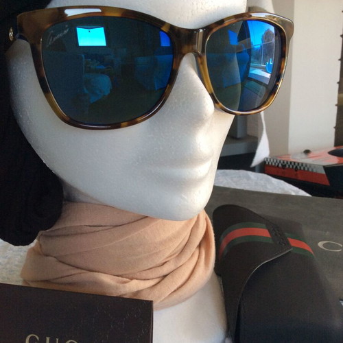 Gucci sunglasses brown frame blue mirror lens like new