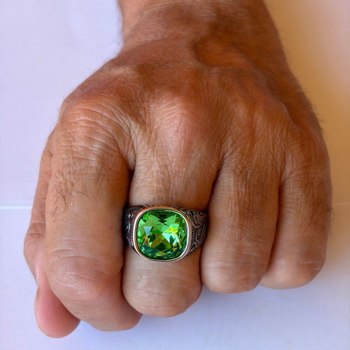 Green Emperor Signet Ring brand new, 316L stainless steel, emerald green