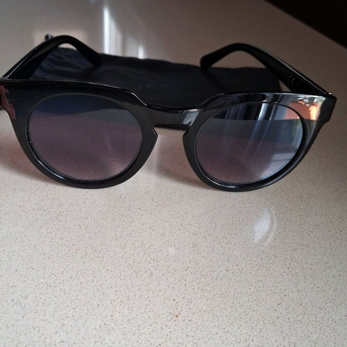 Women's sunglasses new, black