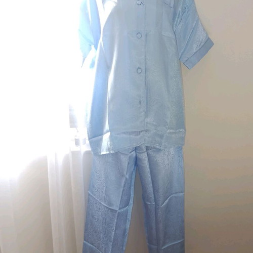 Satin short-sleeve pajamas XL turquoise with patterns, new