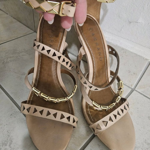 Carrano beige sandals used, size 39, unique design