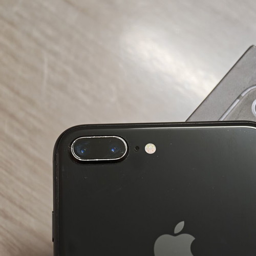 iPhone 8 Plus 64GB used, black, battery health 100%