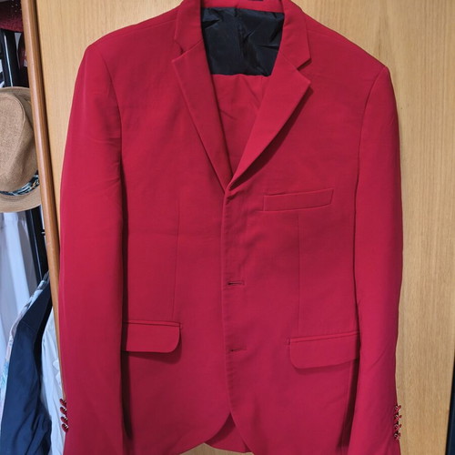 Davvero suit for women used, red blazer size 50 and trousers size 42