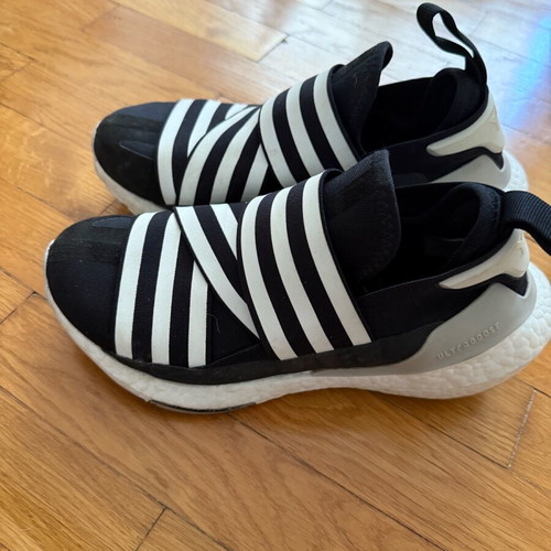Y-3 Trainers like new, black athletic shoes size 39