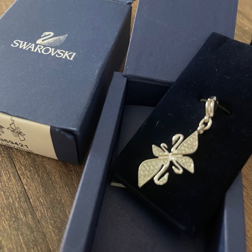 Charm necklace Swarovski used in excellent condition