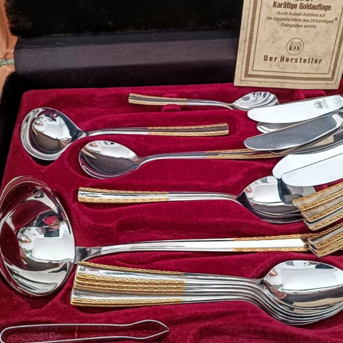 Cutlery set 30 pcs and 7 serving tools like new with 24k gold plating