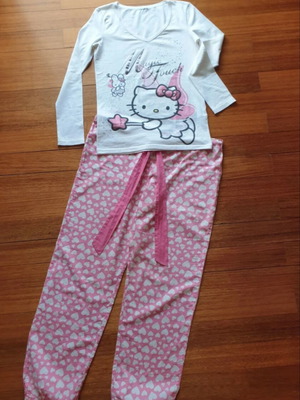 Σετ πυτζάμες Hello Kitty Sanrio Oysho σαν καινούργιο, μέγεθος M, άσπρο και ροζ