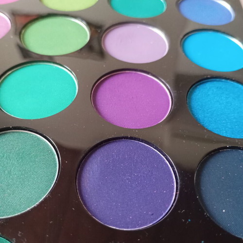 Morphe 35B Eyeshadow Palette like new with 35 vibrant shades