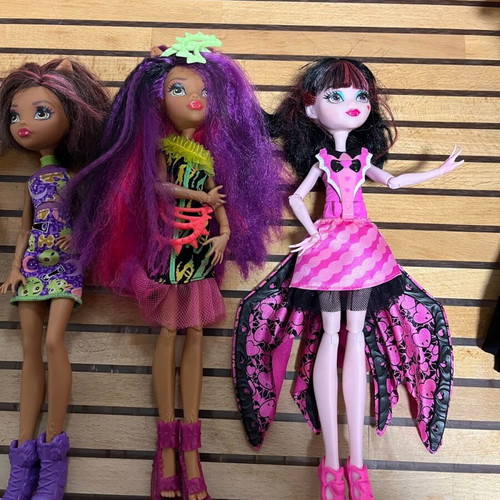 Monster High dolls like new, set of 4