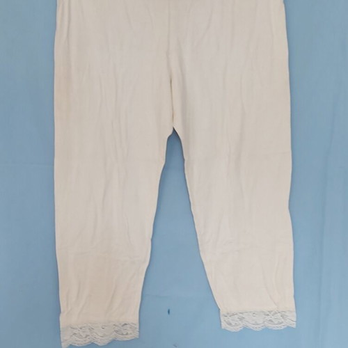 Zizzi Leggings Like New, Large Size with Lace