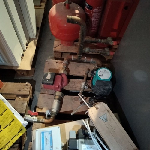 Heating radiators like new with gas boiler and components
