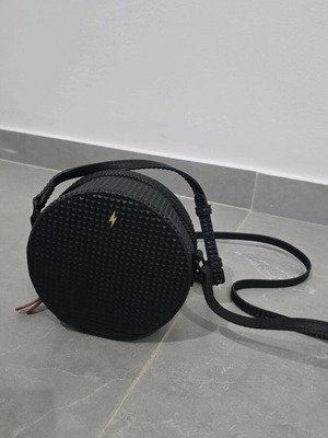 Τσάντα Pauls Boutique μαύρη σε σχήμα κύκλου σαν καινούργια