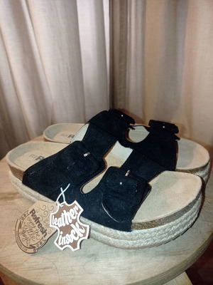 Refresh flatform espadrille sandals new size 37 black