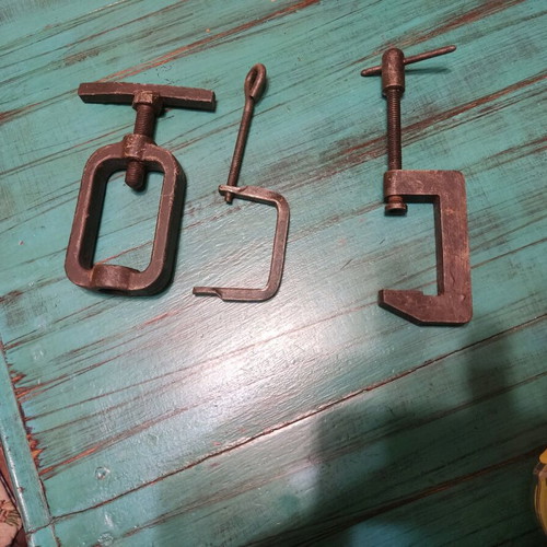 Old metal clamps used, about 15 centimeters
