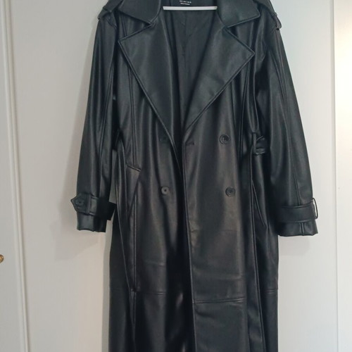 Pull & Bear black faux leather coat like new, size L