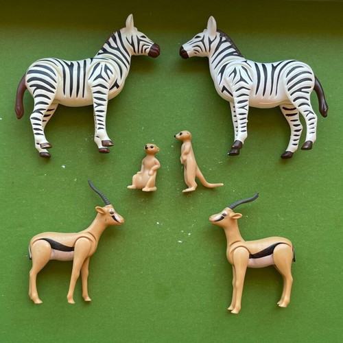 Playmobil savanna animals like new with tight joints