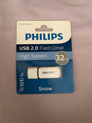 Philips 32 GB flash drive new
