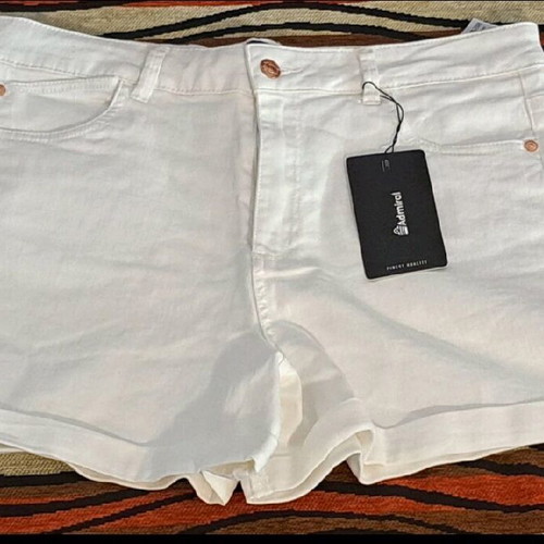 Admiral white denim shorts, medium size