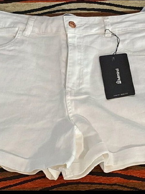 Admiral white denim shorts, medium size
