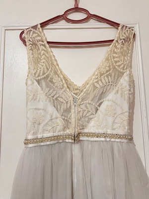 Wedding dress A-Style like new, tulle and lace with strass and pearls
