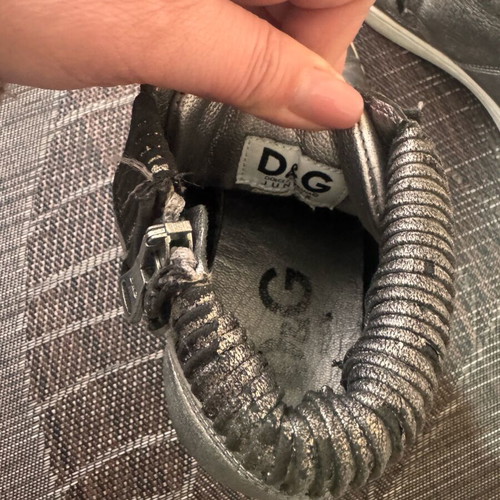 D&G sneakers used, leather colour damage, size 35, sport style