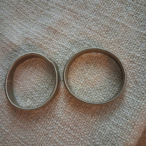 Shirt sleeve cuffs like new, silver color