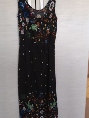 Esquivo long floral maxi dress like new, black multicolor, size M-L