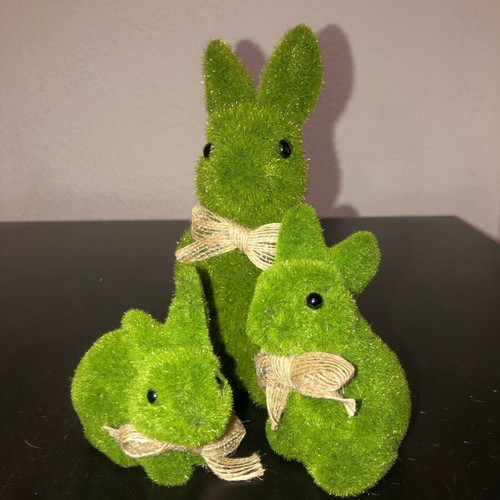 Rabbit decoration set new in excellent condition