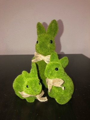 Rabbit decoration set new in excellent condition