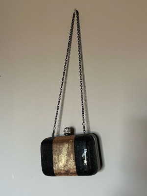 Handbag like new, black with gold chain