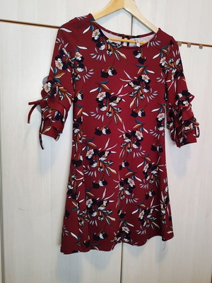 CEM Floral dress in burgundy with 3/4 sleeves, like new