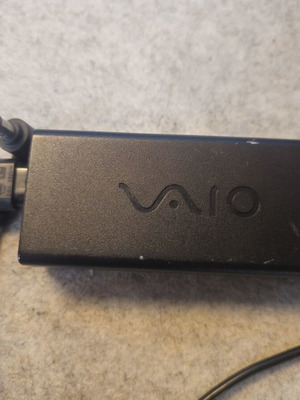 Sony Vaio Laptop Charger VGP-AC19V48 like new