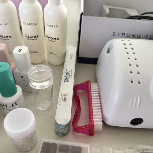 Complete nail care set like new
