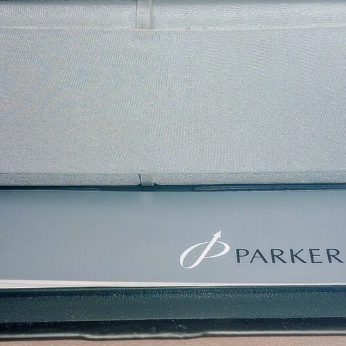 Parker 45 Flighter Fountain Pen like new, 14k gold nib, brushed steel