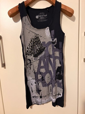 Rich & Royal sleeveless top like new, black, size S