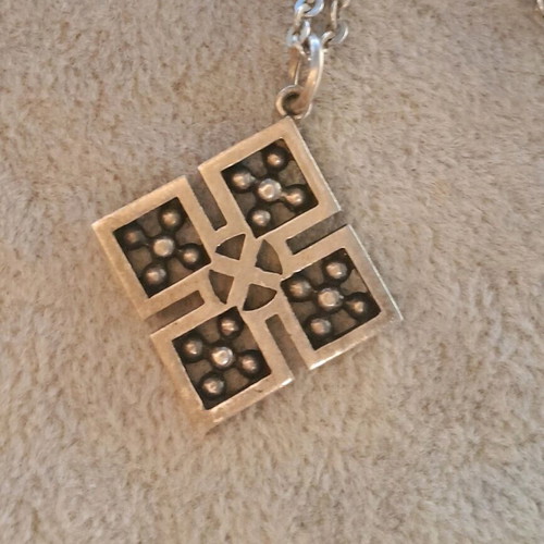 Silver Celtic cross necklace like new