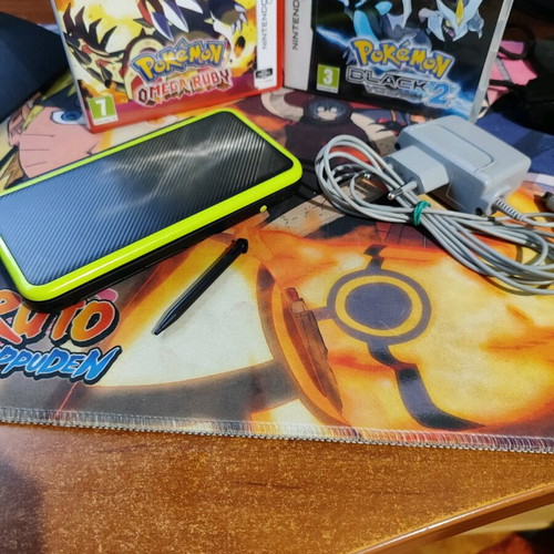 Нов Nintendo 2DS XL комплект с Mario Kart 7