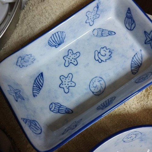 Set of 4 heat-resistant cookware and bakeware like new