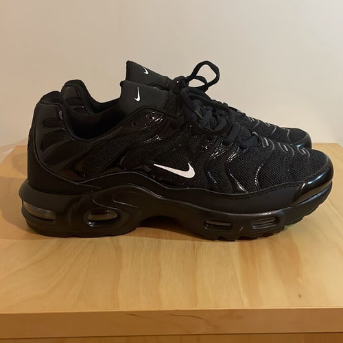 Nike casual shoes size 45, black